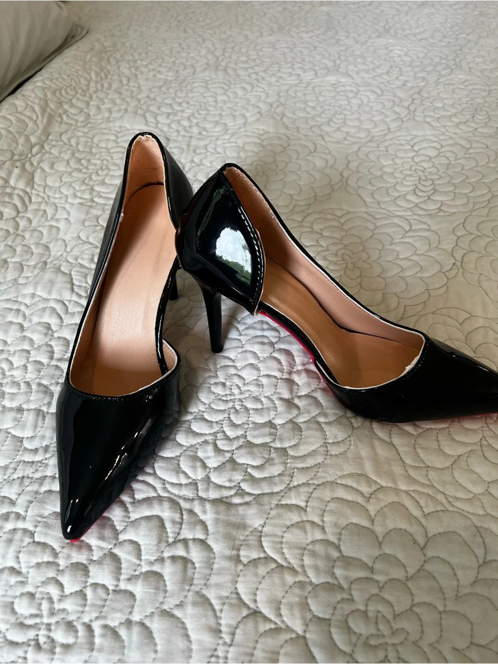 Black Patent Pointed-Toe Women's Pumps